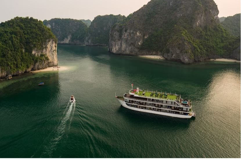 Vibrant_Vietnam_with_Phu_Quoc1.jpeg
