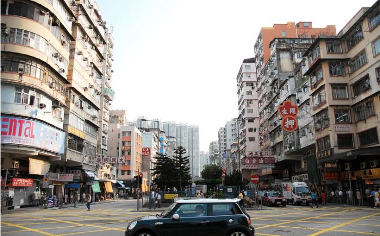 Kowloon_Shopping_Street.JPG